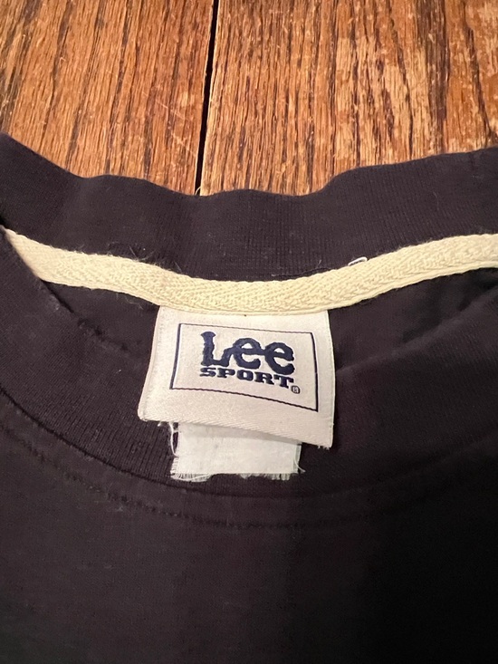 Lee Pittsburgh Penguins Black Long-Sleeve Tee with Yellow Trim - Picture 4 of 6